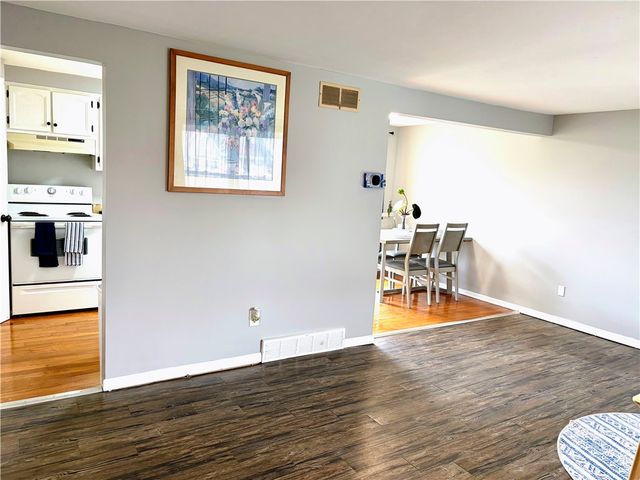 424 Upper Valley Road, Gates, NY 14624