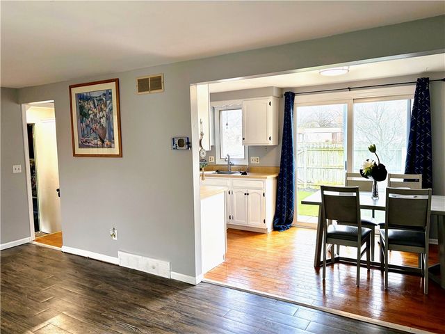 424 Upper Valley Road, Gates, NY 14624