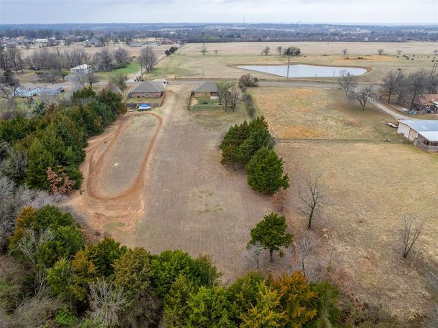 1740 N Dobbs Road, Harrah, OK 73045