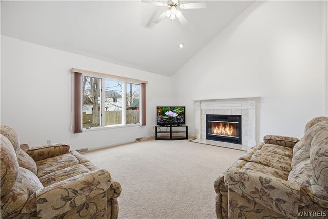 84 South Castlerock Lane, Amherst, NY 14051