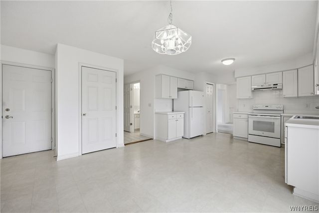 84 South Castlerock Lane, Amherst, NY 14051