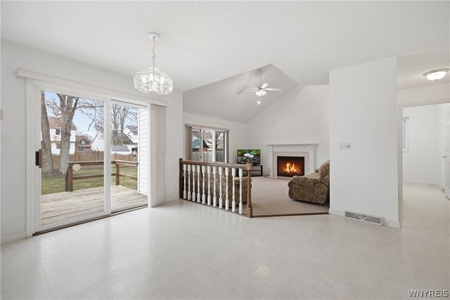 84 South Castlerock Lane, Amherst, NY 14051