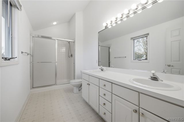 84 South Castlerock Lane, Amherst, NY 14051