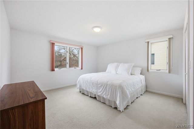 84 South Castlerock Lane, Amherst, NY 14051