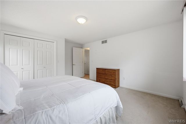 84 South Castlerock Lane, Amherst, NY 14051