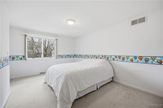 84 South Castlerock Lane, Amherst, NY 14051