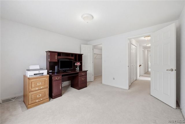 84 South Castlerock Lane, Amherst, NY 14051