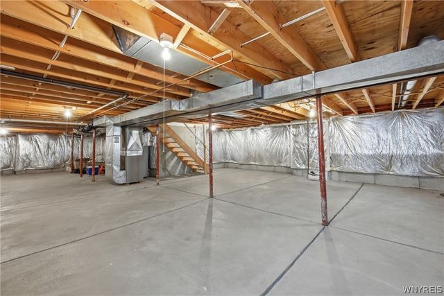 84 South Castlerock Lane, Amherst, NY 14051