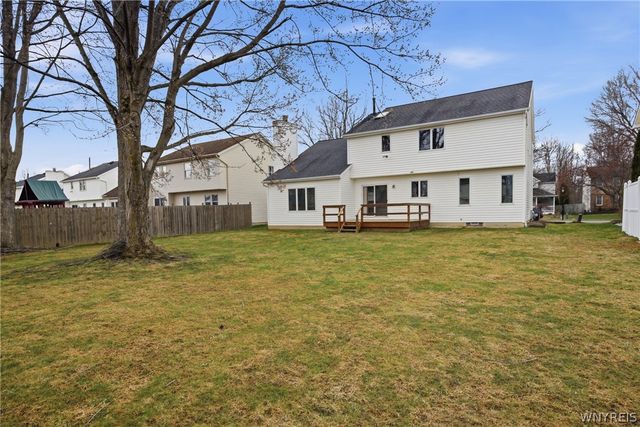 84 South Castlerock Lane, Amherst, NY 14051