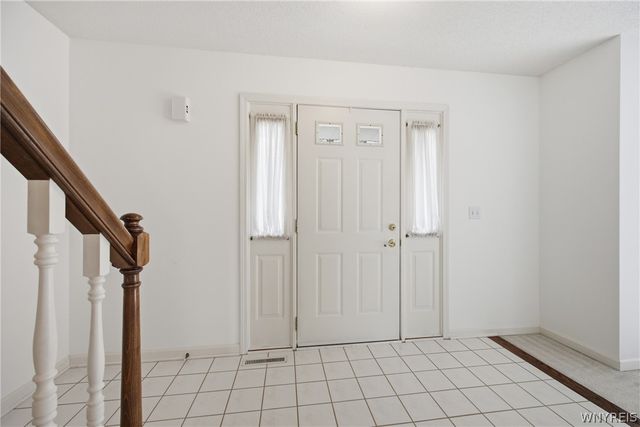 84 South Castlerock Lane, Amherst, NY 14051