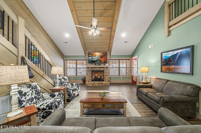 1104 Anastasia Way, Gatlinburg, TN 37738