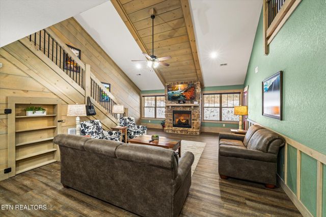 1104 Anastasia Way, Gatlinburg, TN 37738