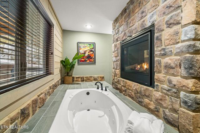1104 Anastasia Way, Gatlinburg, TN 37738