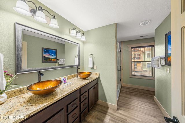 1104 Anastasia Way, Gatlinburg, TN 37738