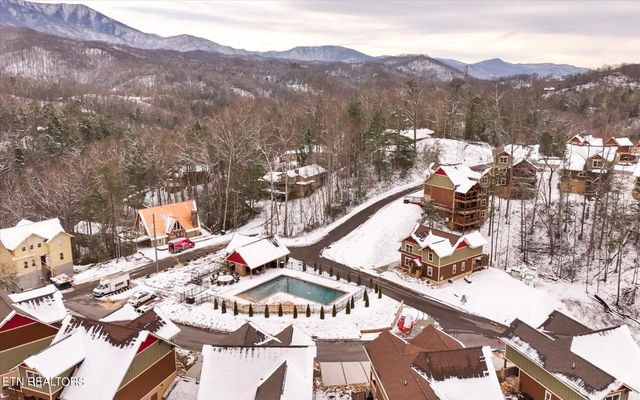 1104 Anastasia Way, Gatlinburg, TN 37738
