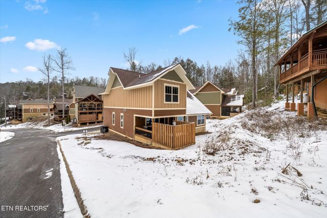 1104 Anastasia Way, Gatlinburg, TN 37738