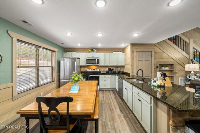 1104 Anastasia Way, Gatlinburg, TN 37738