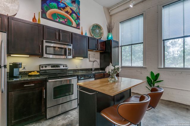 1401 S Flores St Apt 212, San Antonio, TX 78204