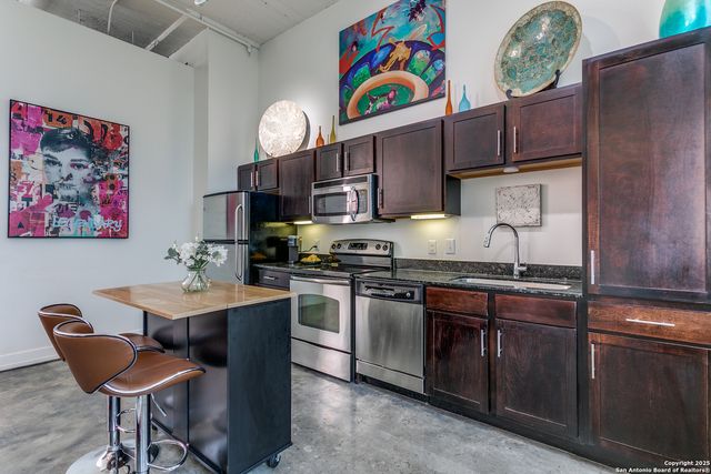 1401 S Flores St Apt 212, San Antonio, TX 78204