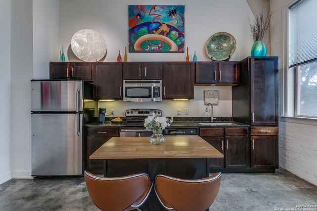 1401 S Flores St Apt 212, San Antonio, TX 78204