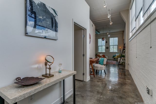 1401 S Flores St Apt 212, San Antonio, TX 78204