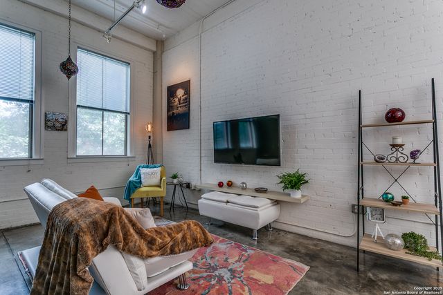 1401 S Flores St Apt 212, San Antonio, TX 78204