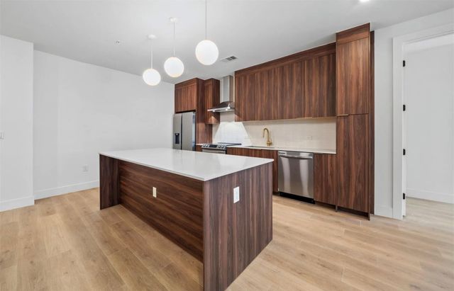 1701 Simond Ave 304, Austin, TX 78723