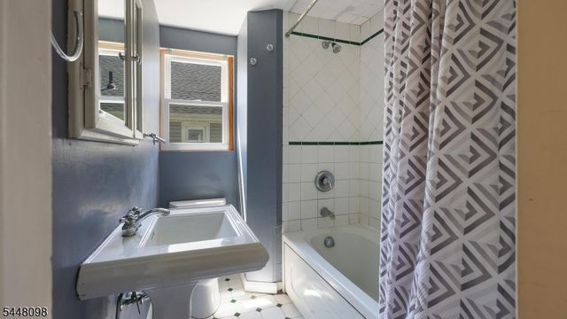347 Pine Ave, Garwood Boro, NJ 07027