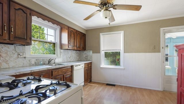 347 Pine Ave, Garwood Boro, NJ 07027