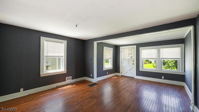 347 Pine Ave, Garwood Boro, NJ 07027