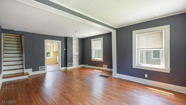 347 Pine Ave, Garwood Boro, NJ 07027