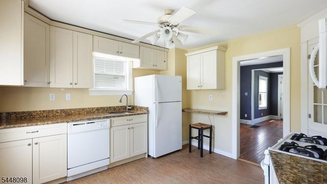 347 Pine Ave, Garwood Boro, NJ 07027