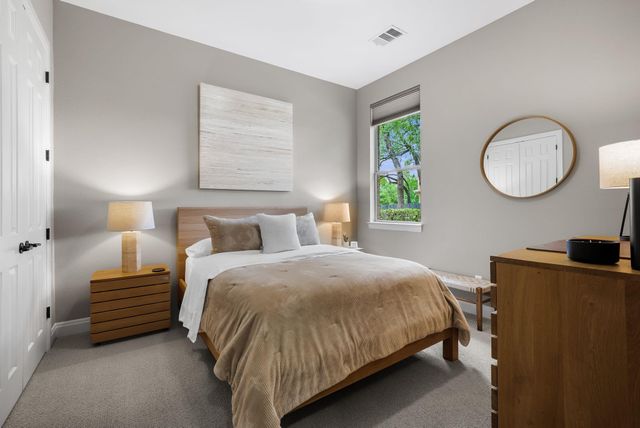 208 Santaluz LN, Austin, TX 78732