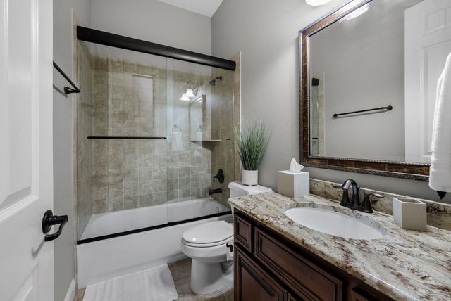 208 Santaluz LN, Austin, TX 78732