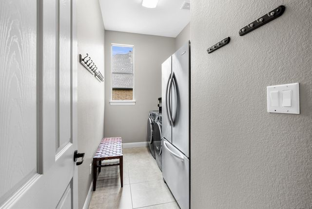 208 Santaluz LN, Austin, TX 78732