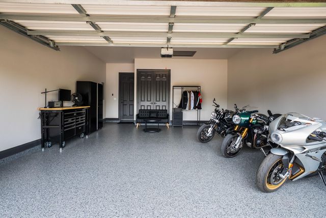 208 Santaluz LN, Austin, TX 78732