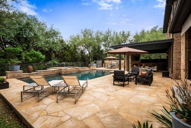 208 Santaluz LN, Austin, TX 78732