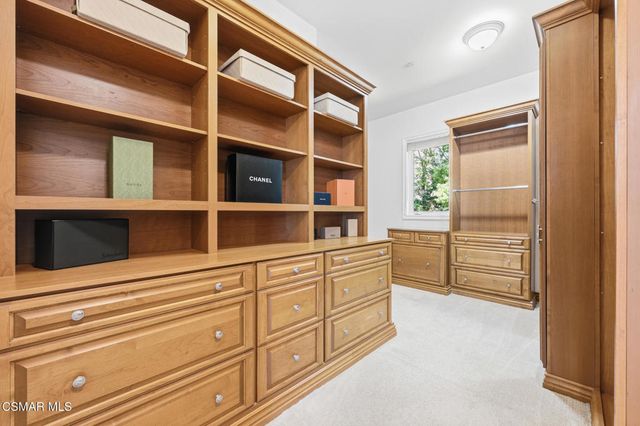 196 Lake Sherwood Drive, Lake Sherwood, CA 91361