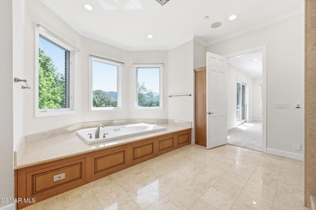 196 Lake Sherwood Drive, Lake Sherwood, CA 91361