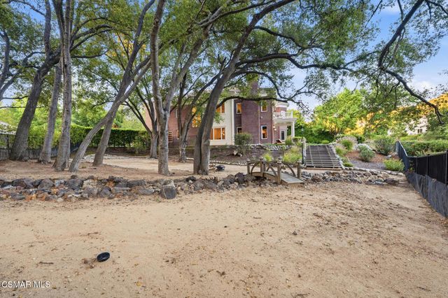 196 Lake Sherwood Drive, Lake Sherwood, CA 91361