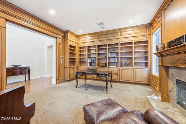 196 Lake Sherwood Drive, Lake Sherwood, CA 91361