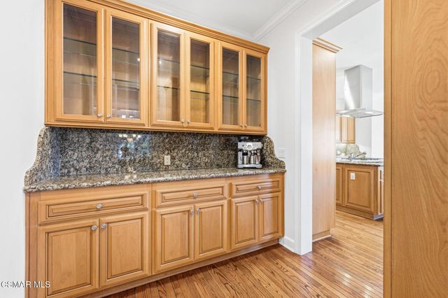 196 Lake Sherwood Drive, Lake Sherwood, CA 91361