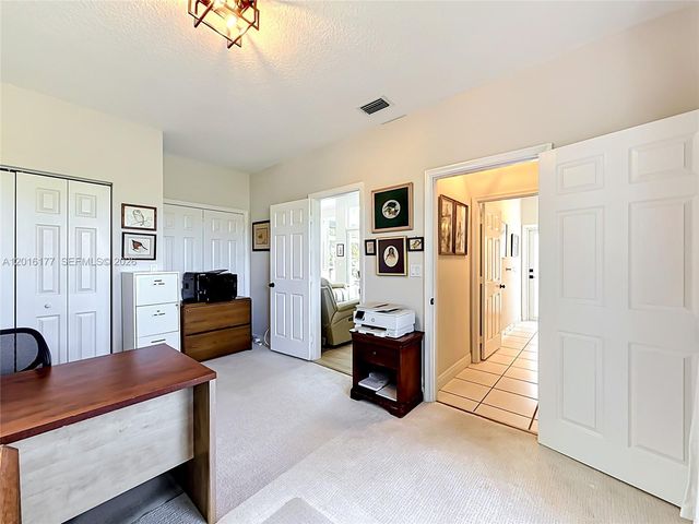 10635 NW 51st St, Coral Springs, FL 33076