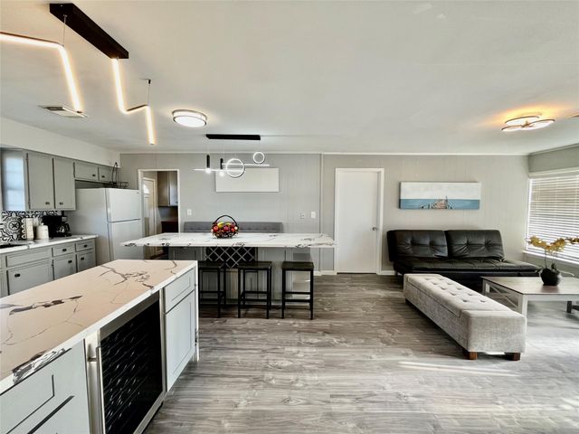 610 Seashell Drive, Surfside Beach, TX 77541