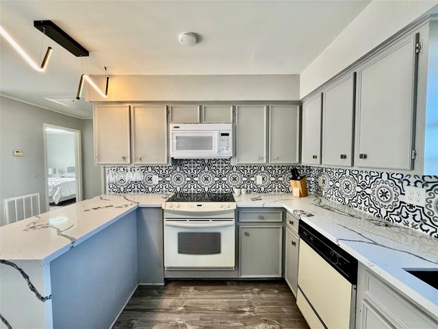 610 Seashell Drive, Surfside Beach, TX 77541