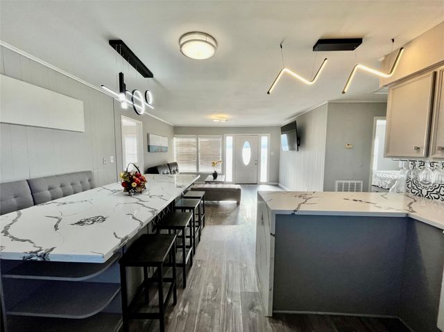 610 Seashell Drive, Surfside Beach, TX 77541