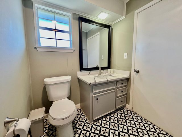 610 Seashell Drive, Surfside Beach, TX 77541