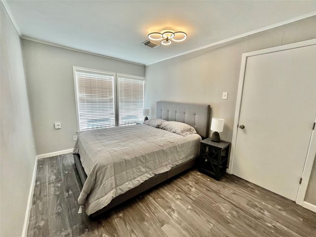 610 Seashell Drive, Surfside Beach, TX 77541