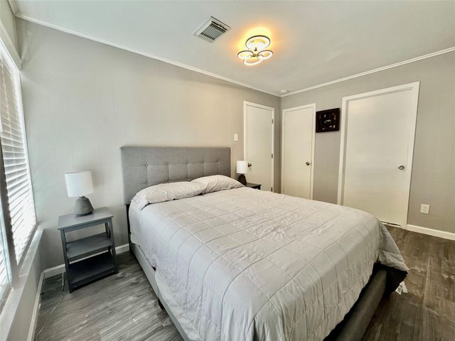 610 Seashell Drive, Surfside Beach, TX 77541