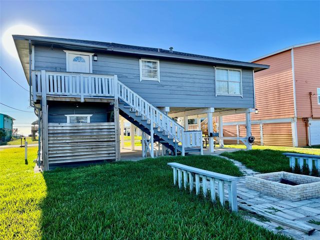 610 Seashell Drive, Surfside Beach, TX 77541